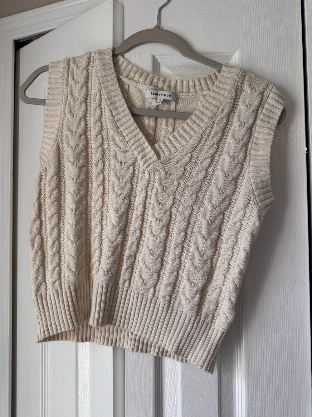 Hooked Up Cream Cable Knit Sweater Vest V Neck Preppy Crop Tank Top Small